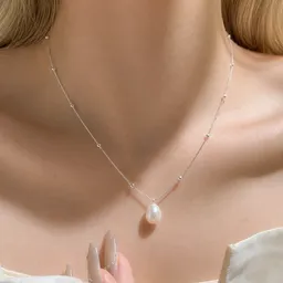 Pearl & Silver Chain - Necklace