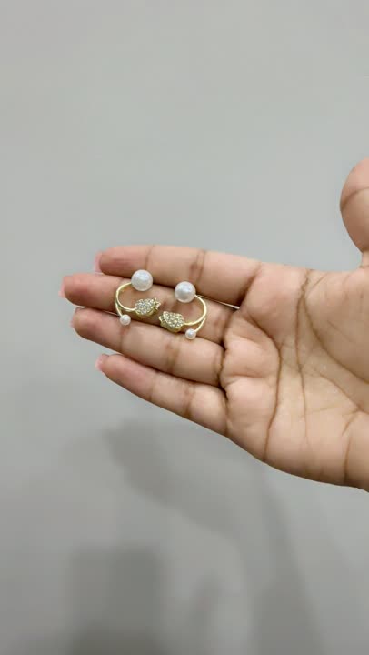 Sparkle Rosebud Jewelry Earring video 1